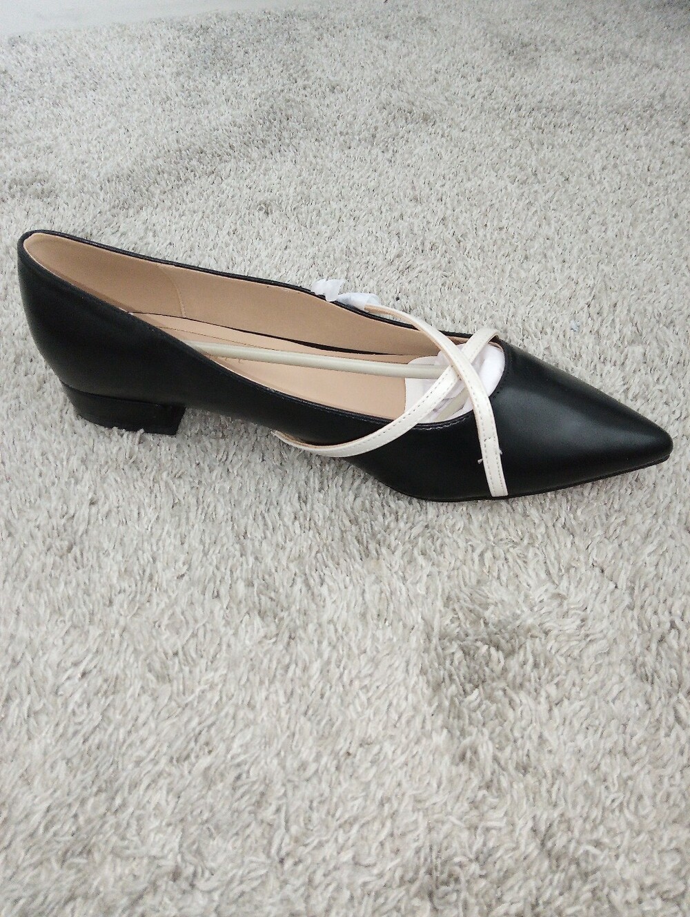 Journee Collection Women Black Pointed  Shoes with White Cross Straps Size 11W